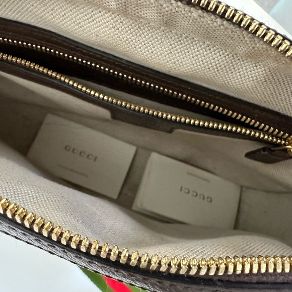 GUCCI BIG G MESSENGER BAG - Picture 4 of 6